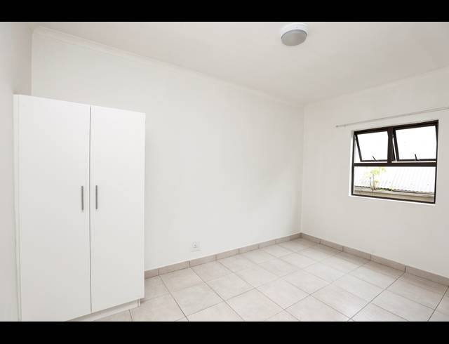 1,800M² APARTMENT BLOCK FOR SALE IN BULWER